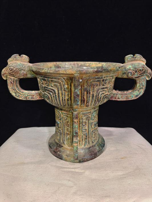 Chinese antique bronze "The First Gui of the Wind Bird in the Wind"