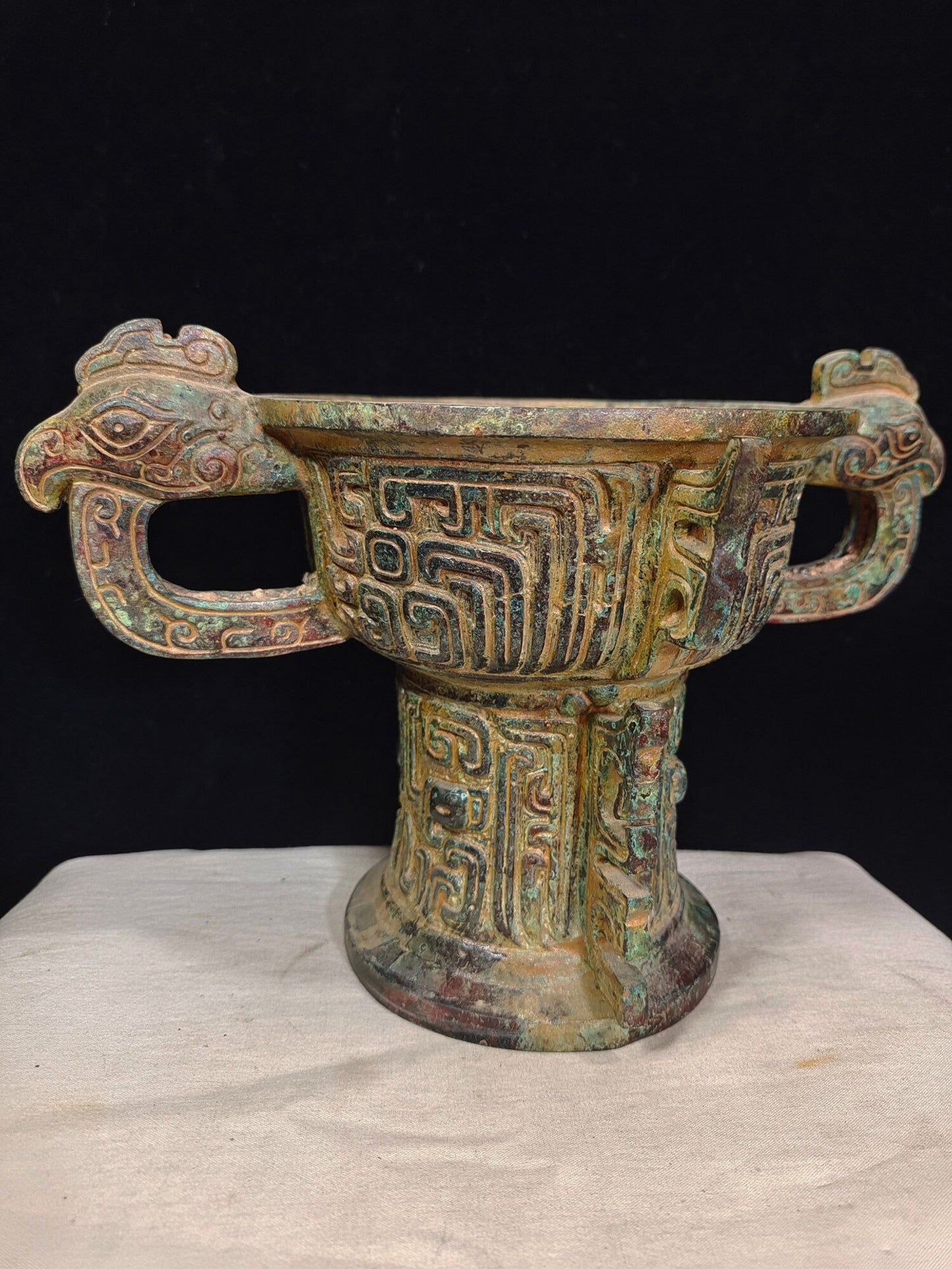 Chinese antique bronze "The First Gui of the Wind Bird in the Wind"