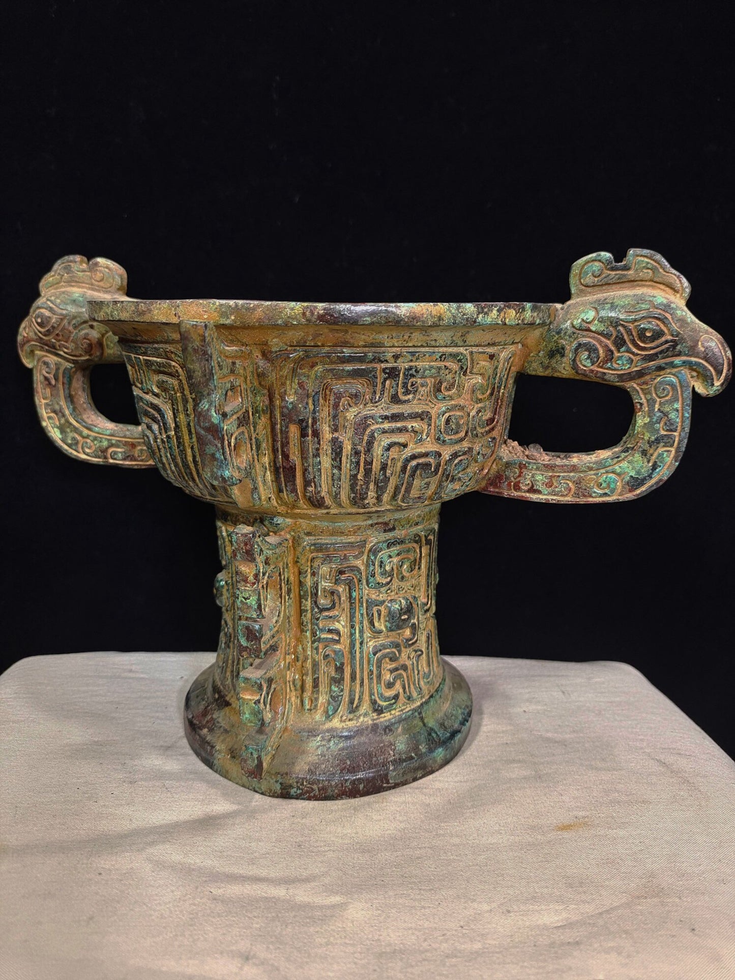 Chinese antique bronze "The First Gui of the Wind Bird in the Wind"