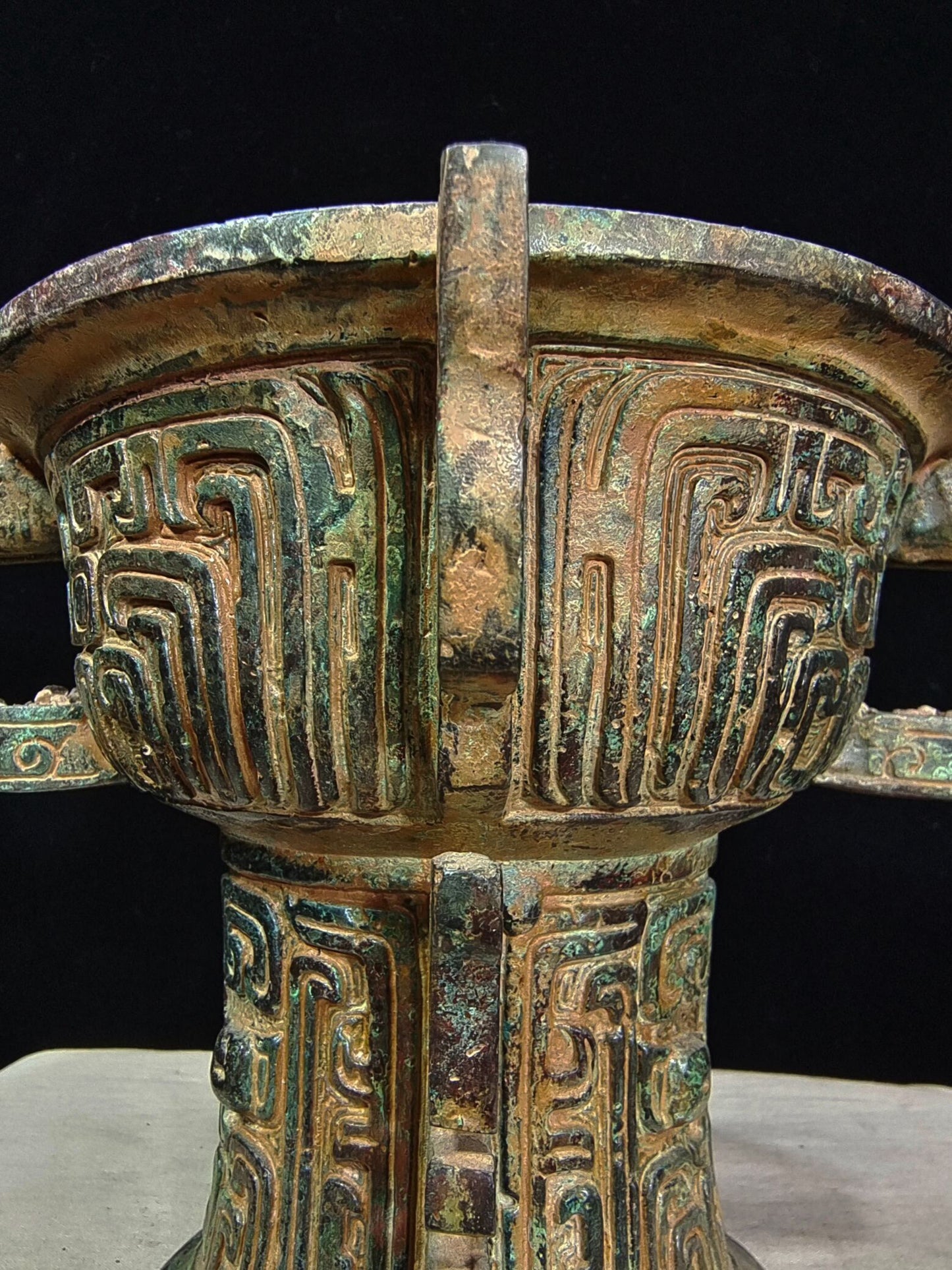 Chinese antique bronze "The First Gui of the Wind Bird in the Wind"