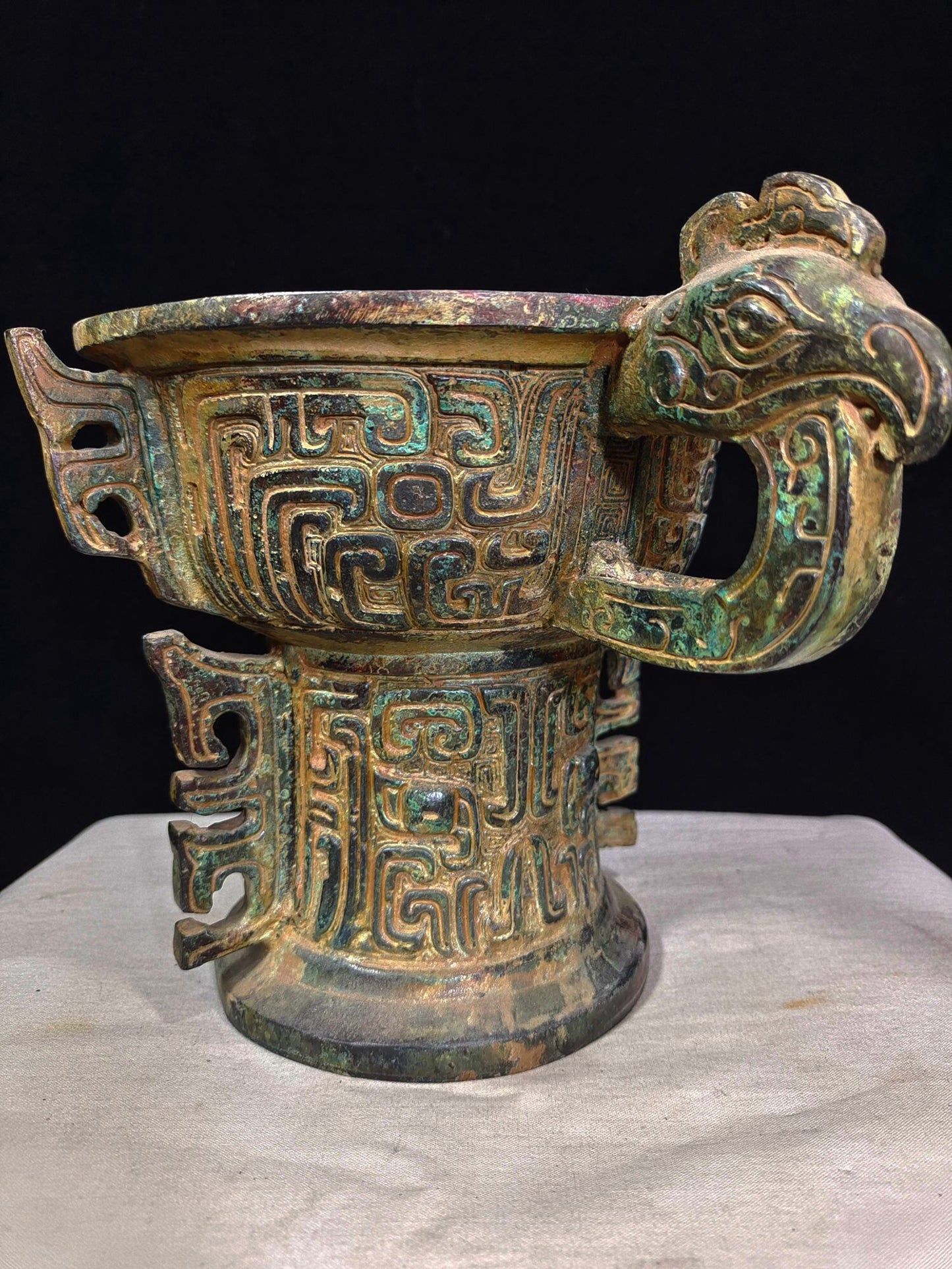 Chinese antique bronze "The First Gui of the Wind Bird in the Wind"