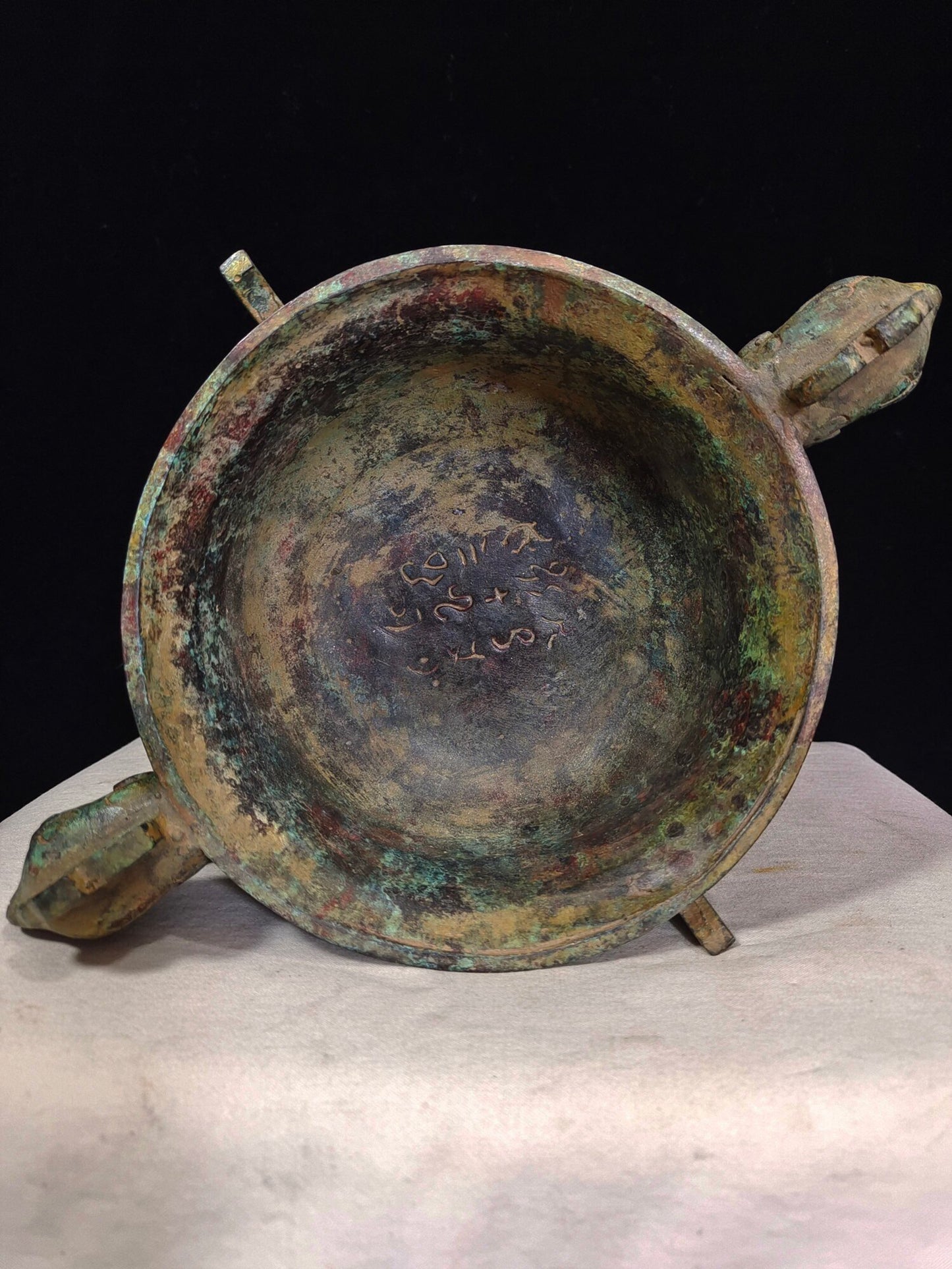 Chinese antique bronze "The First Gui of the Wind Bird in the Wind"