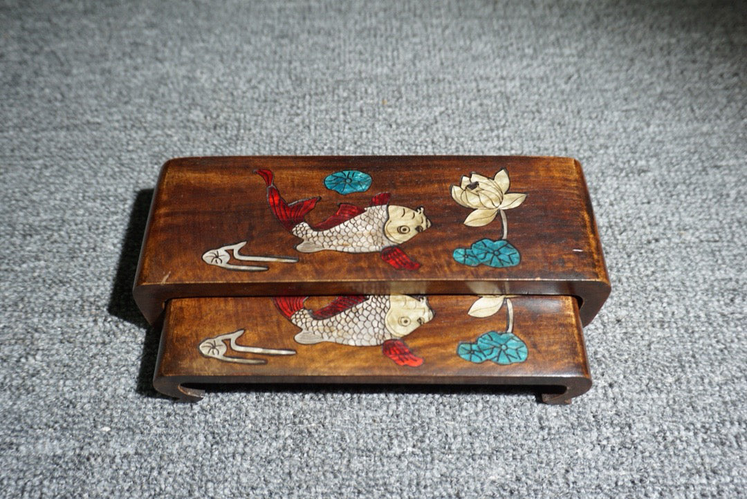 Chinese antique rosewood inlaid shells have been available for over a year as a complete set of grinding machines