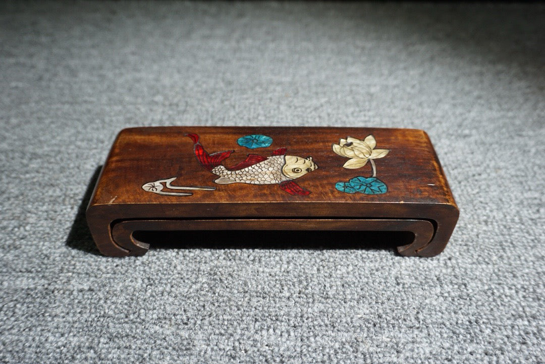 Chinese antique rosewood inlaid shells have been available for over a year as a complete set of grinding machines