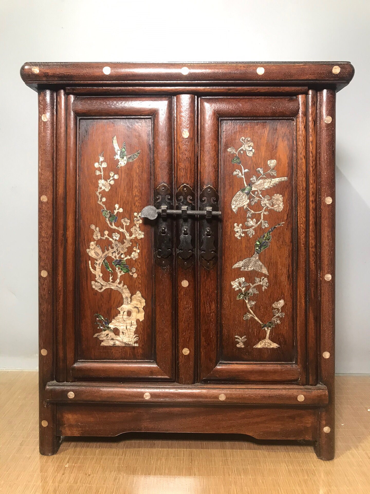 Chinese antique rosewood cabinet