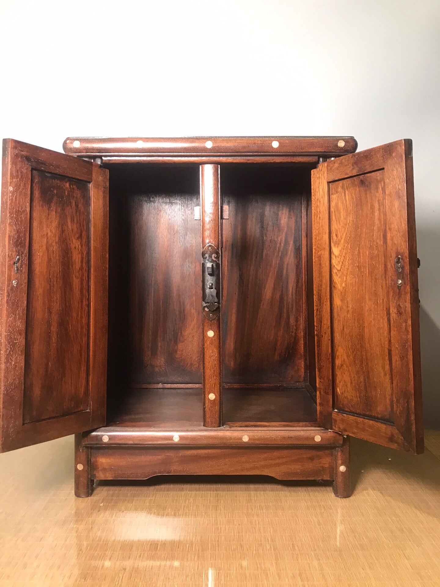 Chinese antique rosewood cabinet