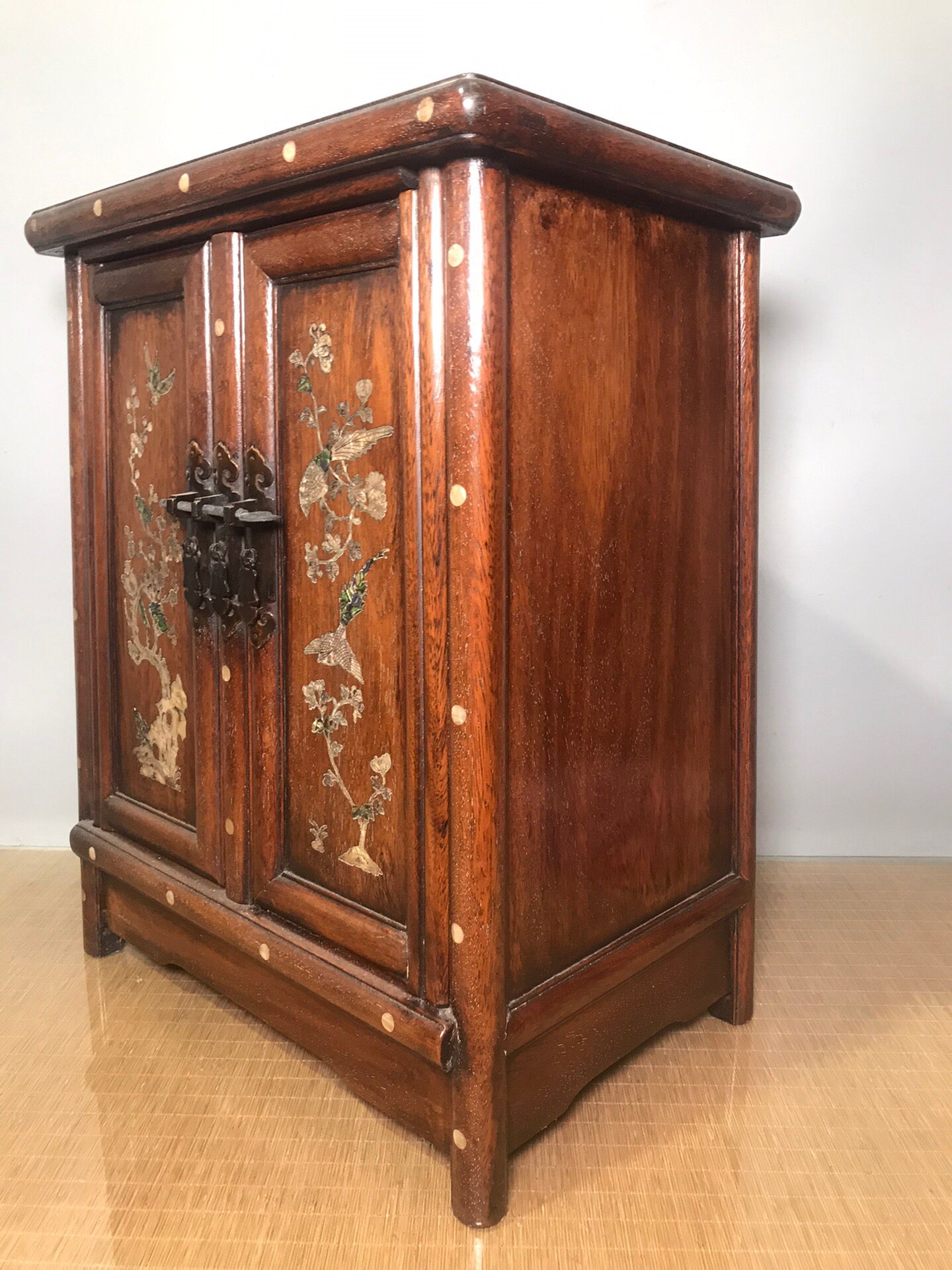 Chinese antique rosewood cabinet