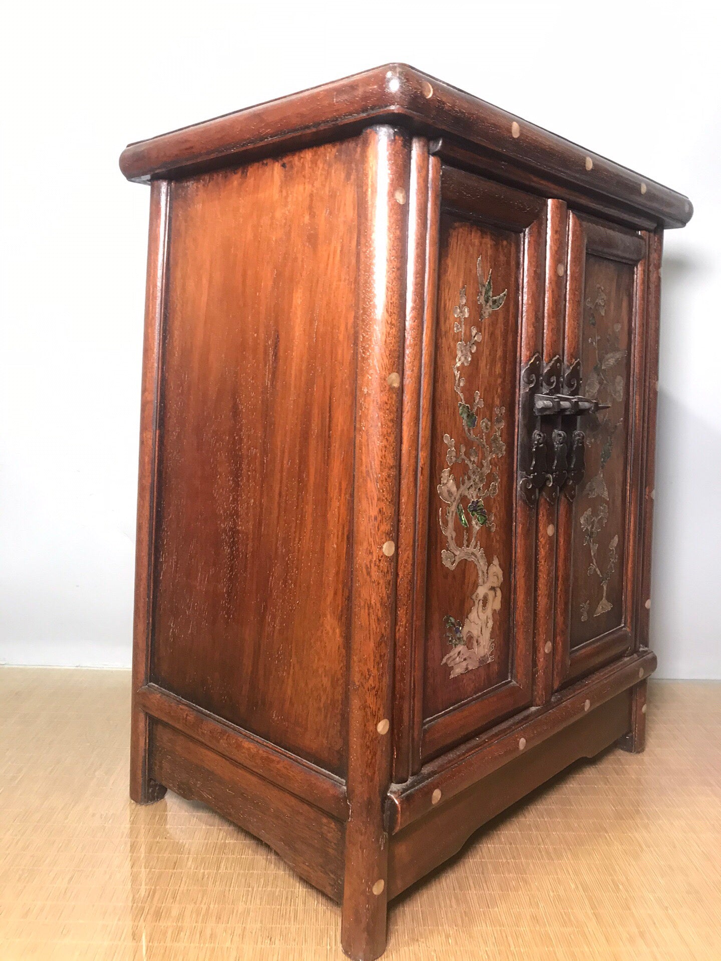 Chinese antique rosewood cabinet