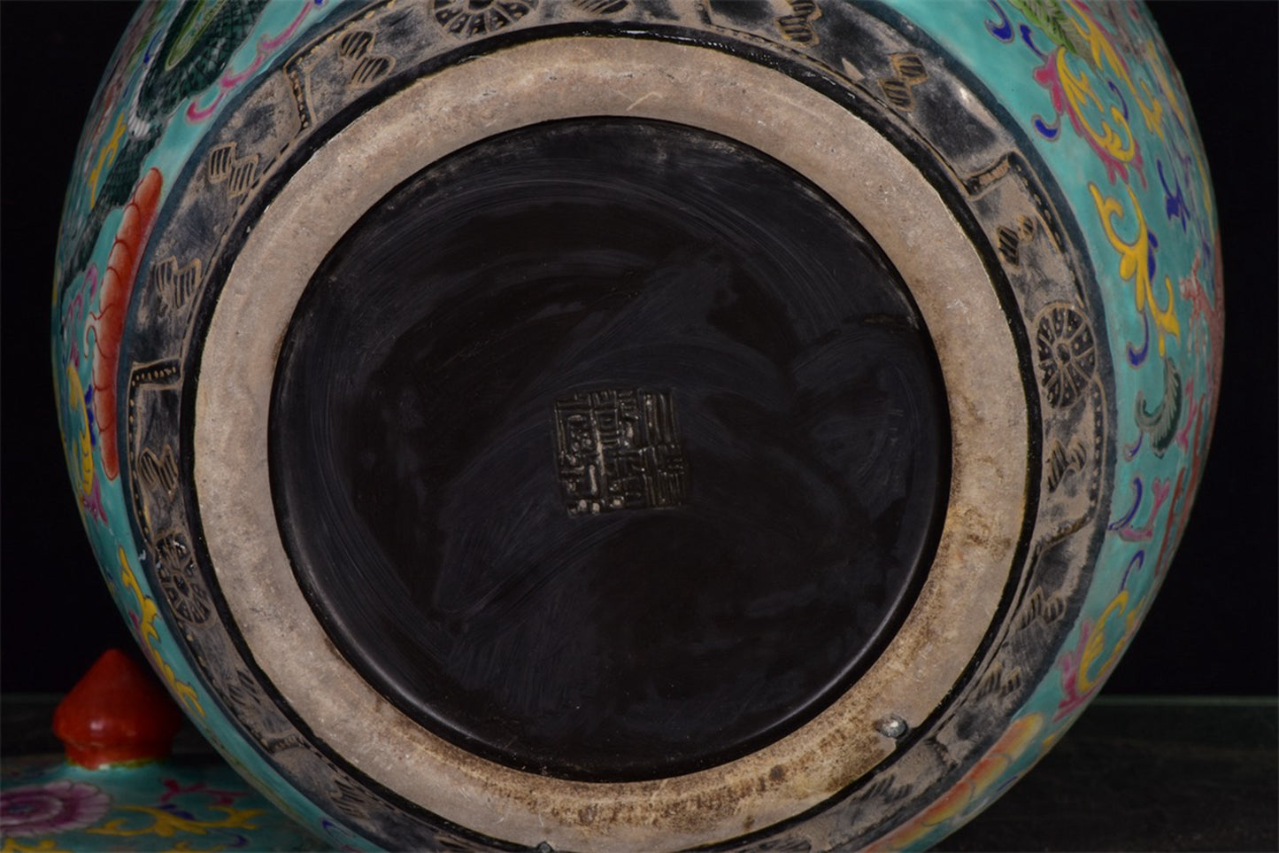 Chinese antique green glazed dragon patterned lid jar