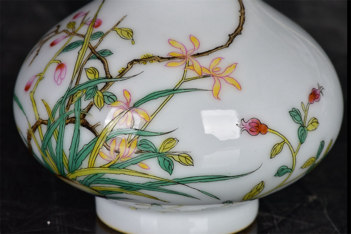 Chinese Antique Pink Flower and Bird Pattern Long Neck Bottle