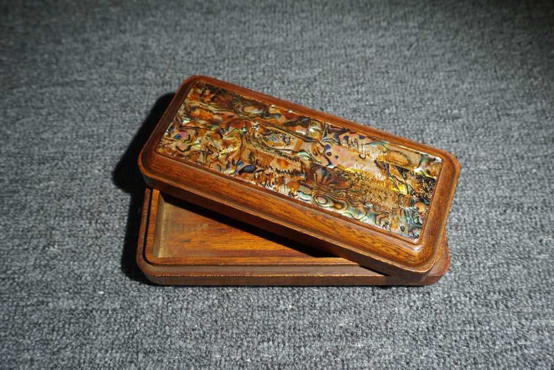 Chinese antique rosewood inlaid natural mother-in-law eyeglass box