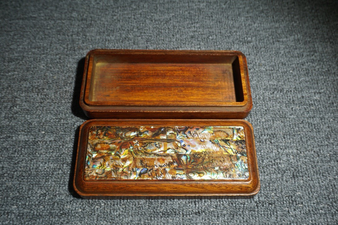 Chinese antique rosewood inlaid natural mother-in-law eyeglass box
