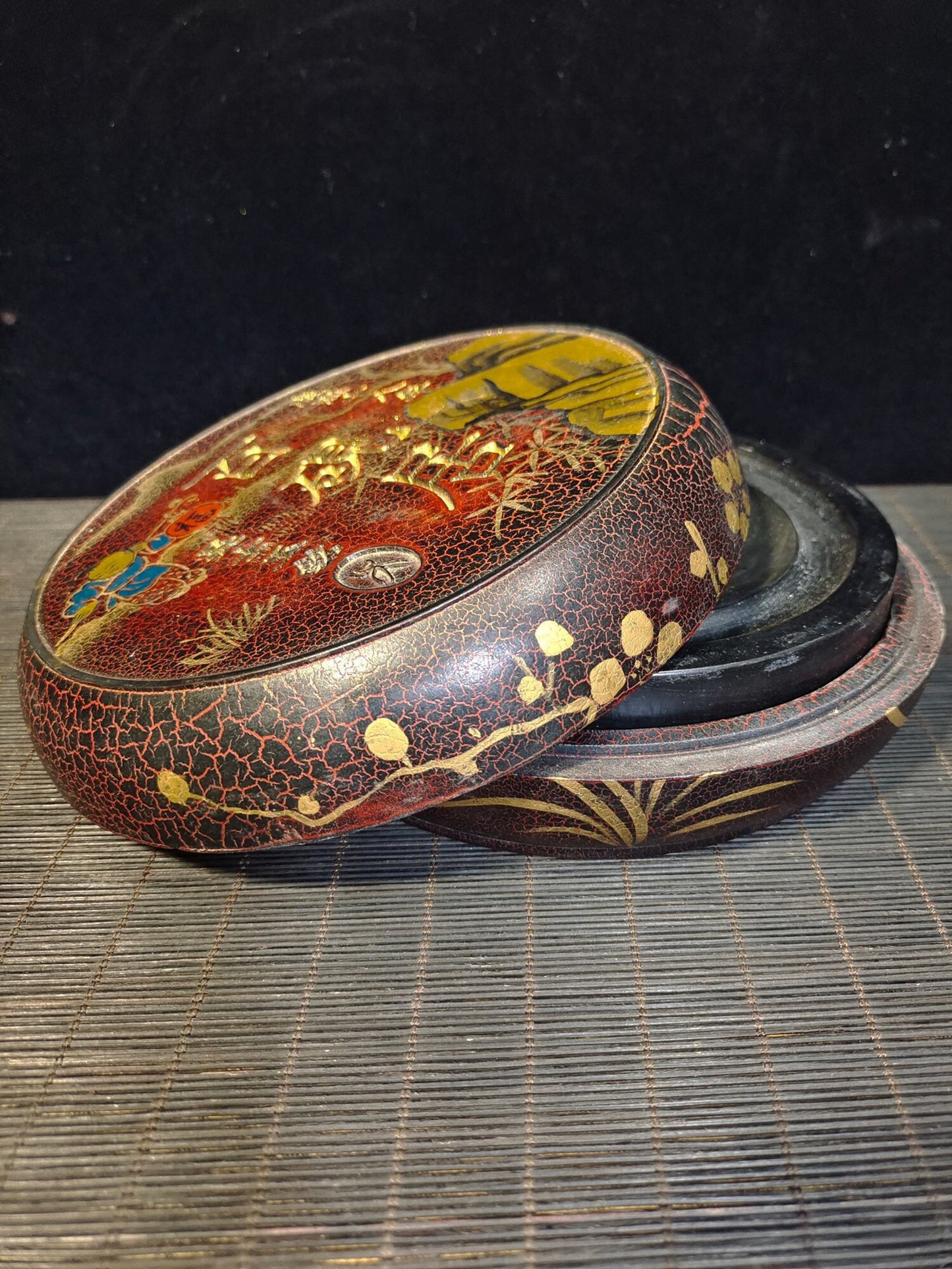 Chinese antique "Baiyanju Inkstone"