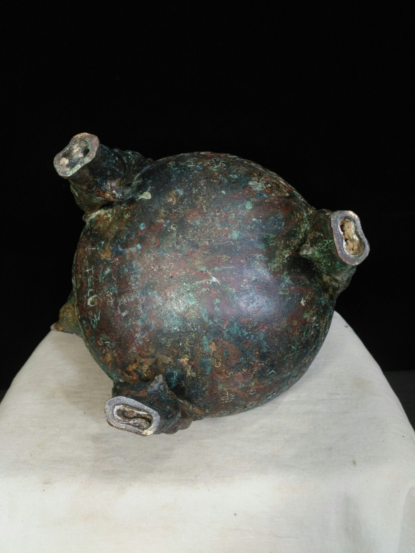 Chinese antique bronze [Wind Headed Dragon Handle He]