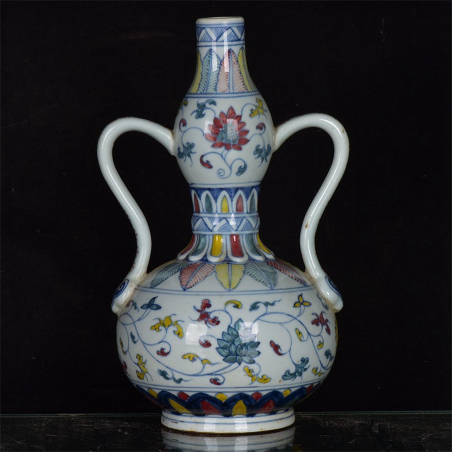 Chinese Antique Double Eared Gourd Bottle with Entangled Branches and Flower Patterns