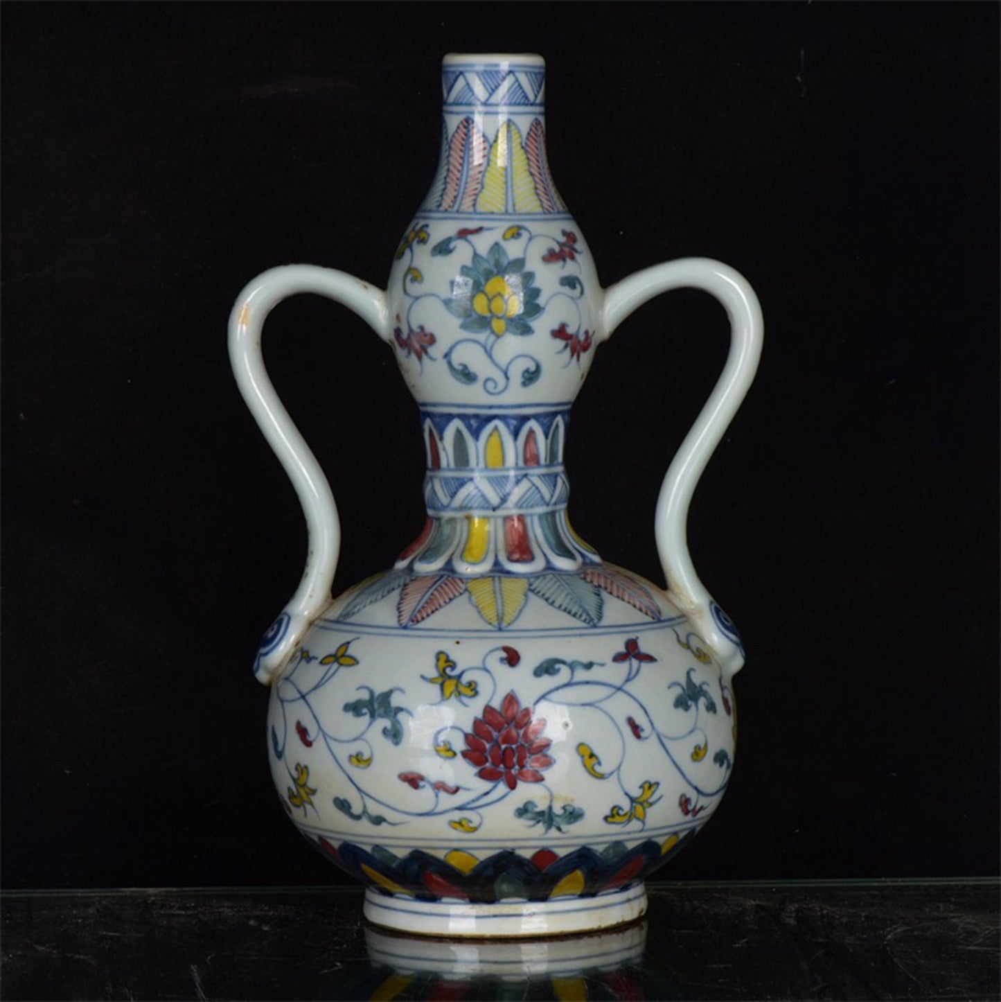 Chinese Antique Double Eared Gourd Bottle with Entangled Branches and Flower Patterns