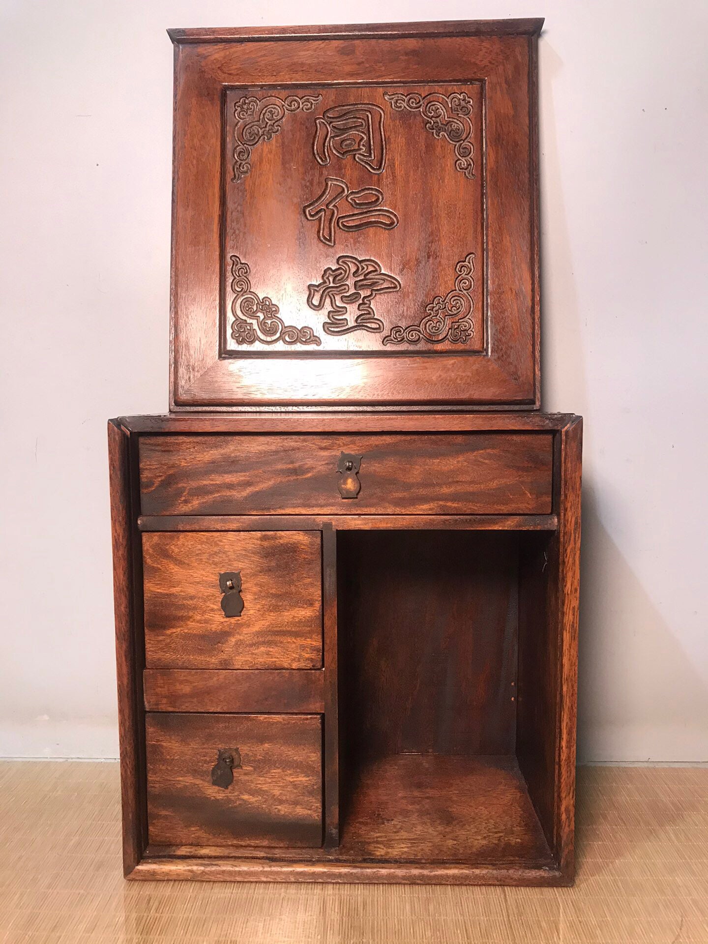 Chinese antique rosewood medicine box