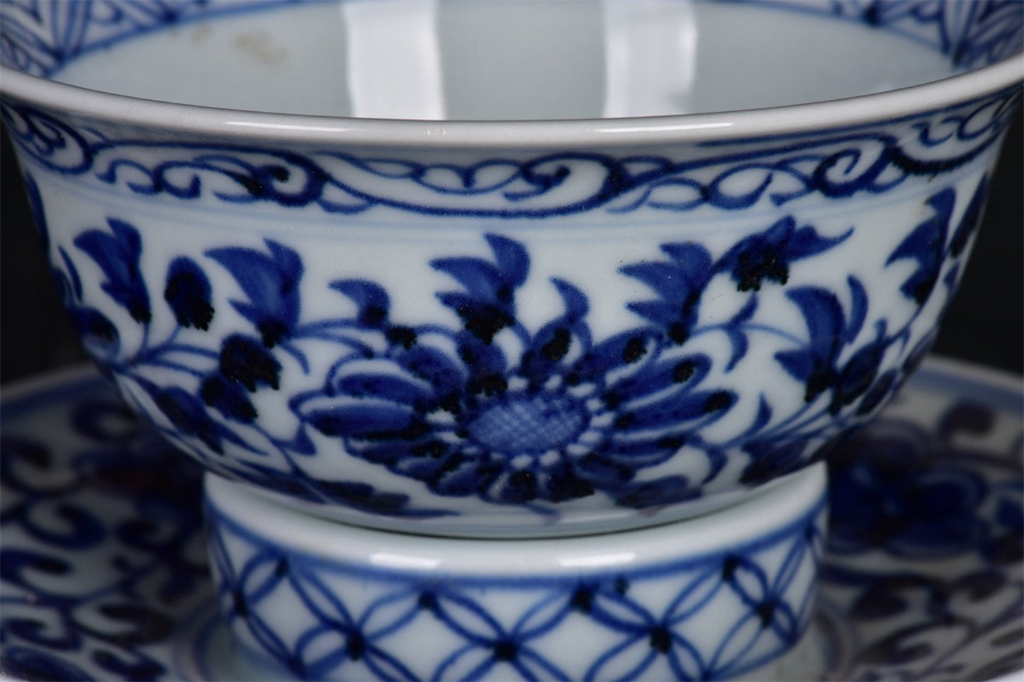Chinese antique blue and white tea cups with tangled branches and floral patterns