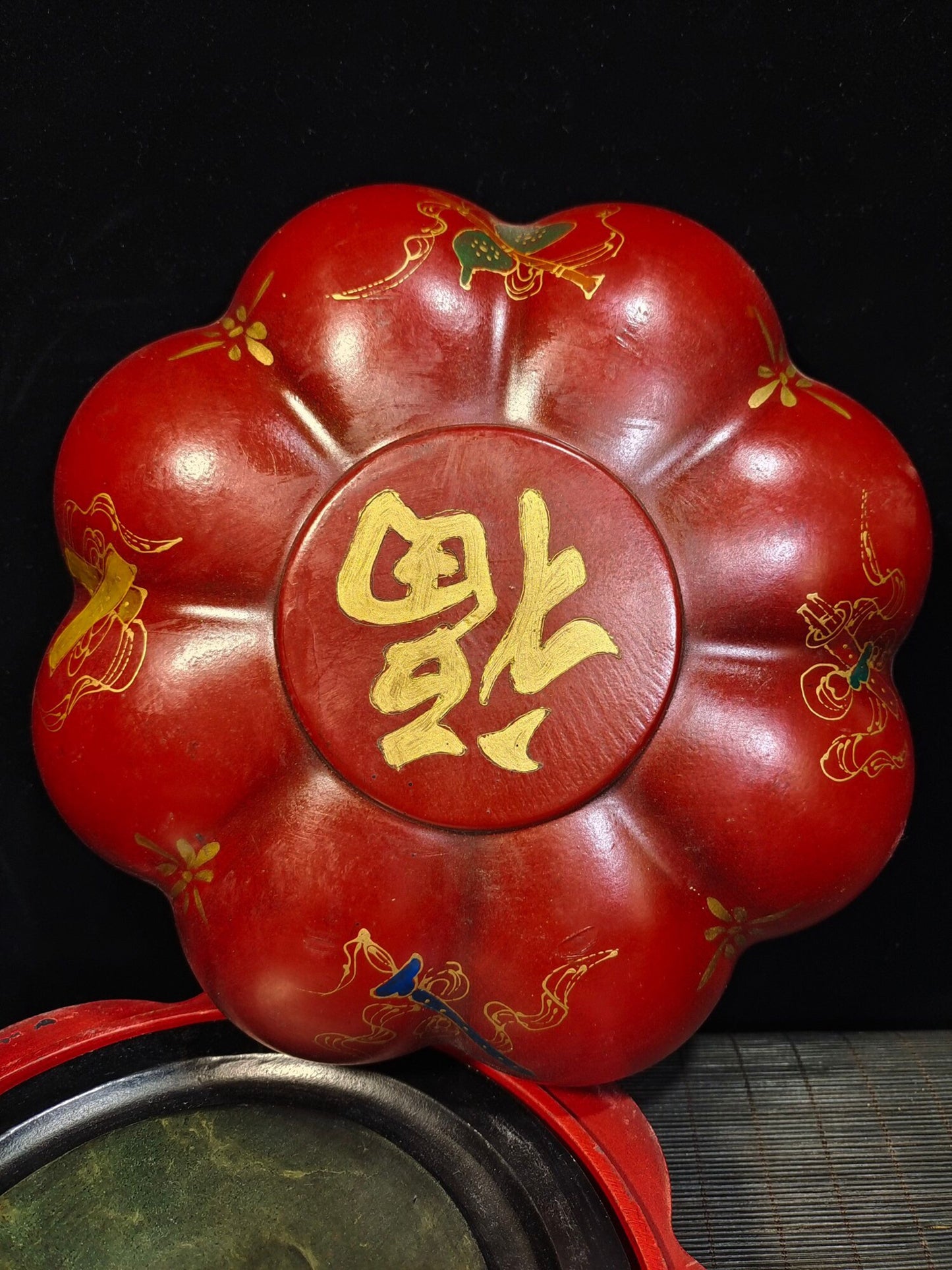 Chinese antique bronze "Wanfu Guayan Tai"