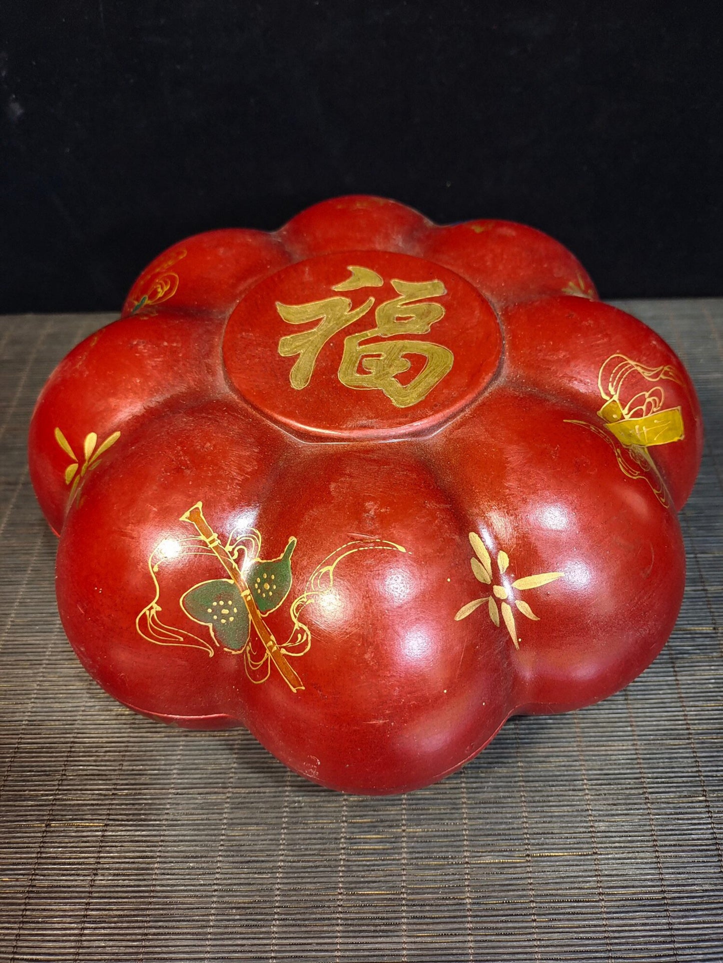 Chinese antique bronze "Wanfu Guayan Tai"