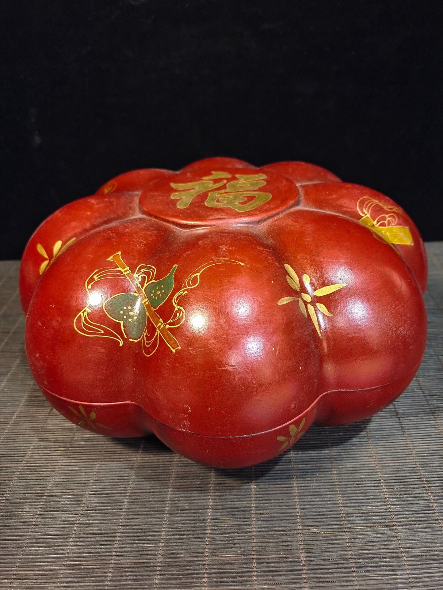 Chinese antique bronze "Wanfu Guayan Tai"