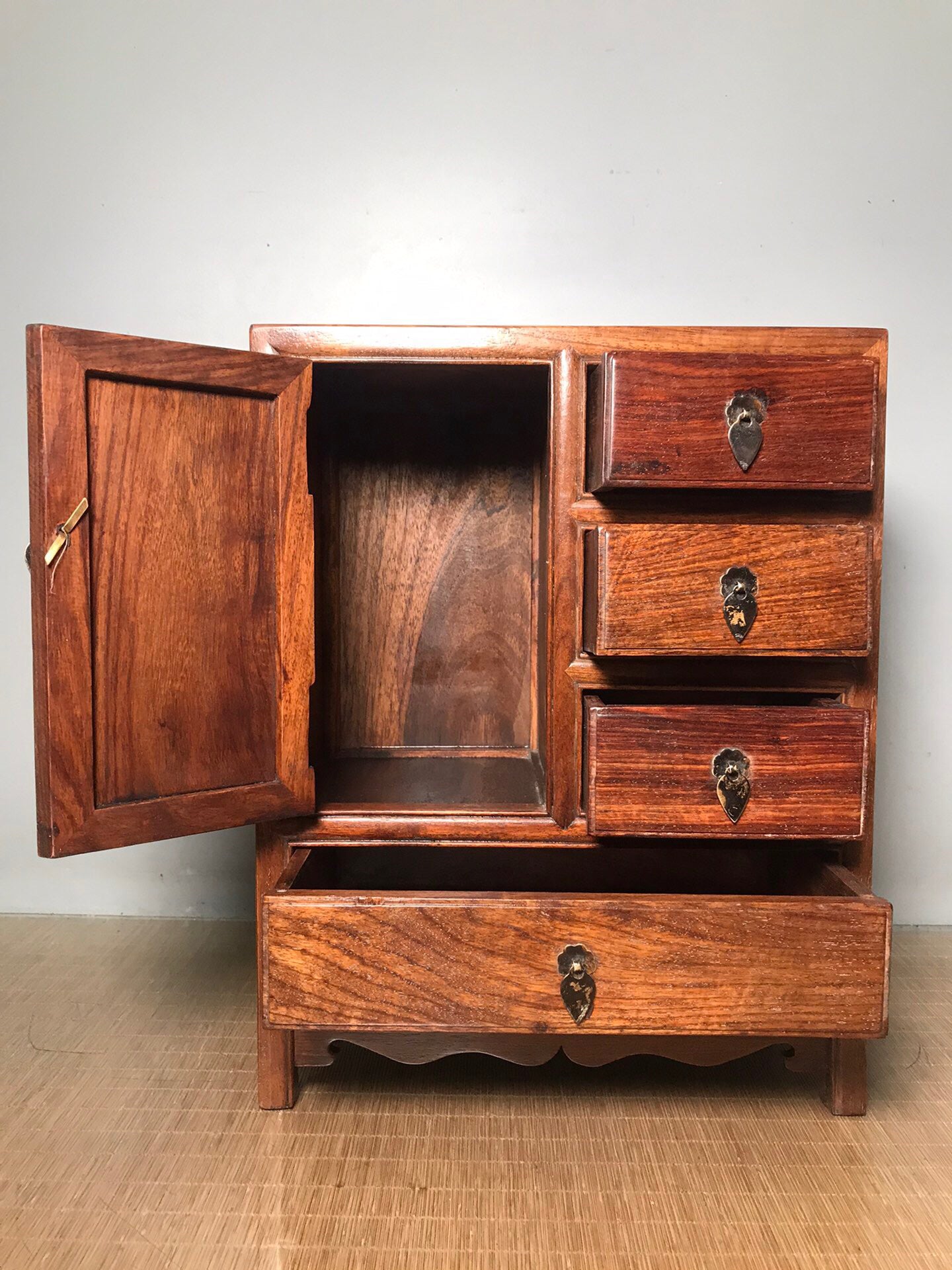 Chinese antique rosewood chest