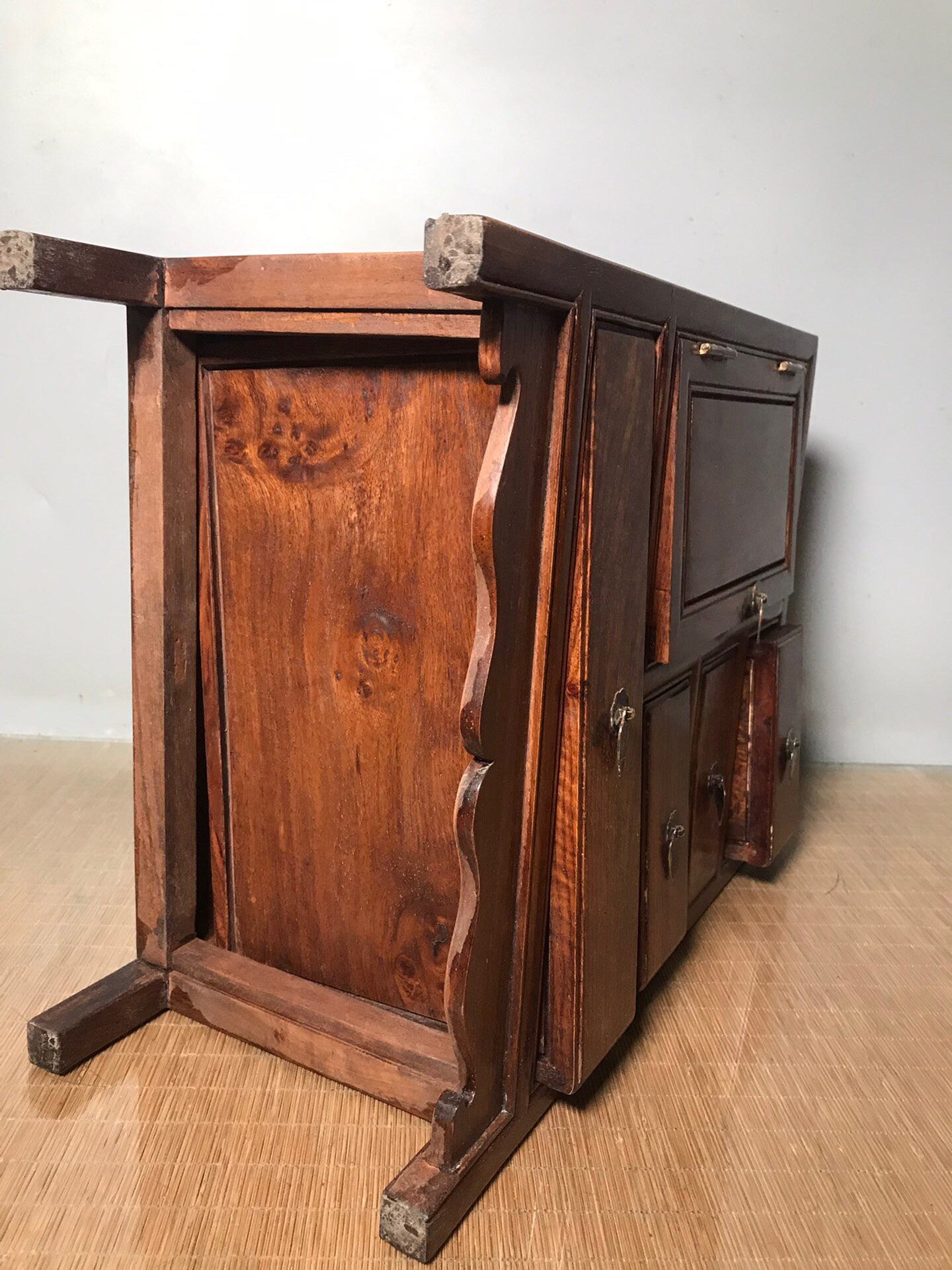 Chinese antique rosewood chest