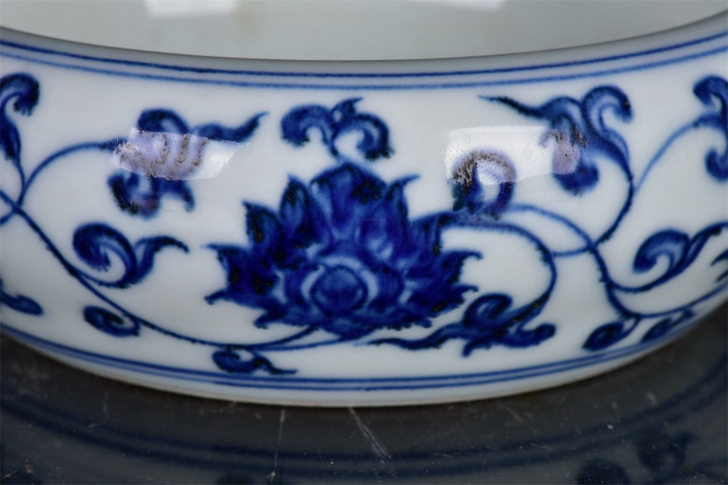 Chinese antique blue and white brush wash with tangled branches and floral patterns