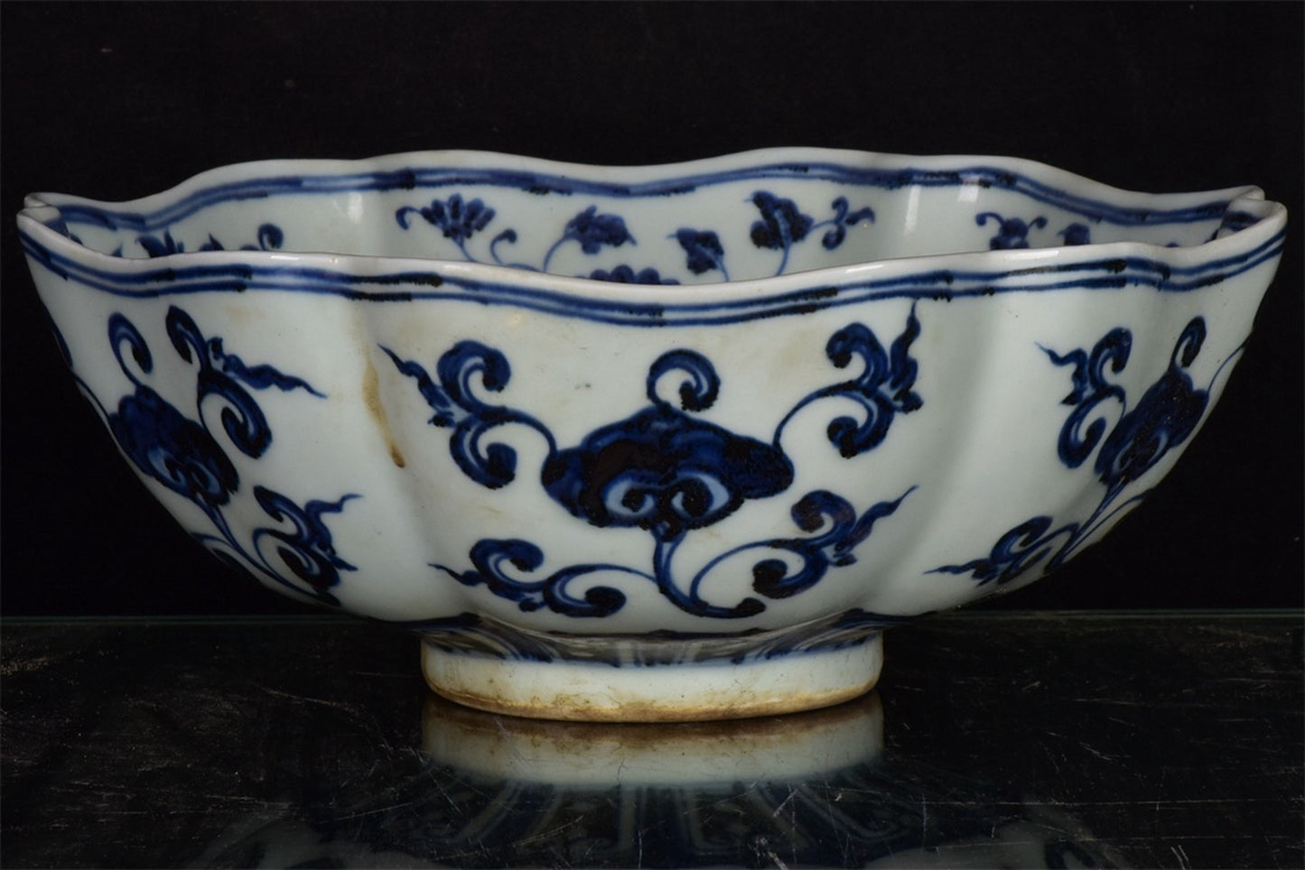 Chinese antique blue and white flower dragon patterned melon bowl