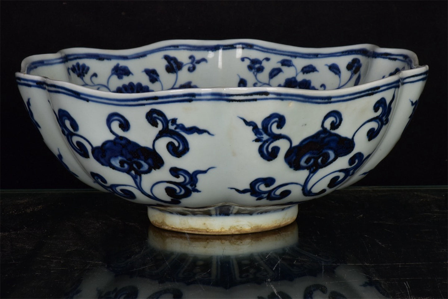 Chinese antique blue and white flower dragon patterned melon bowl