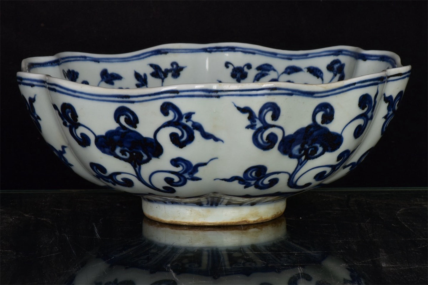 Chinese antique blue and white flower dragon patterned melon bowl