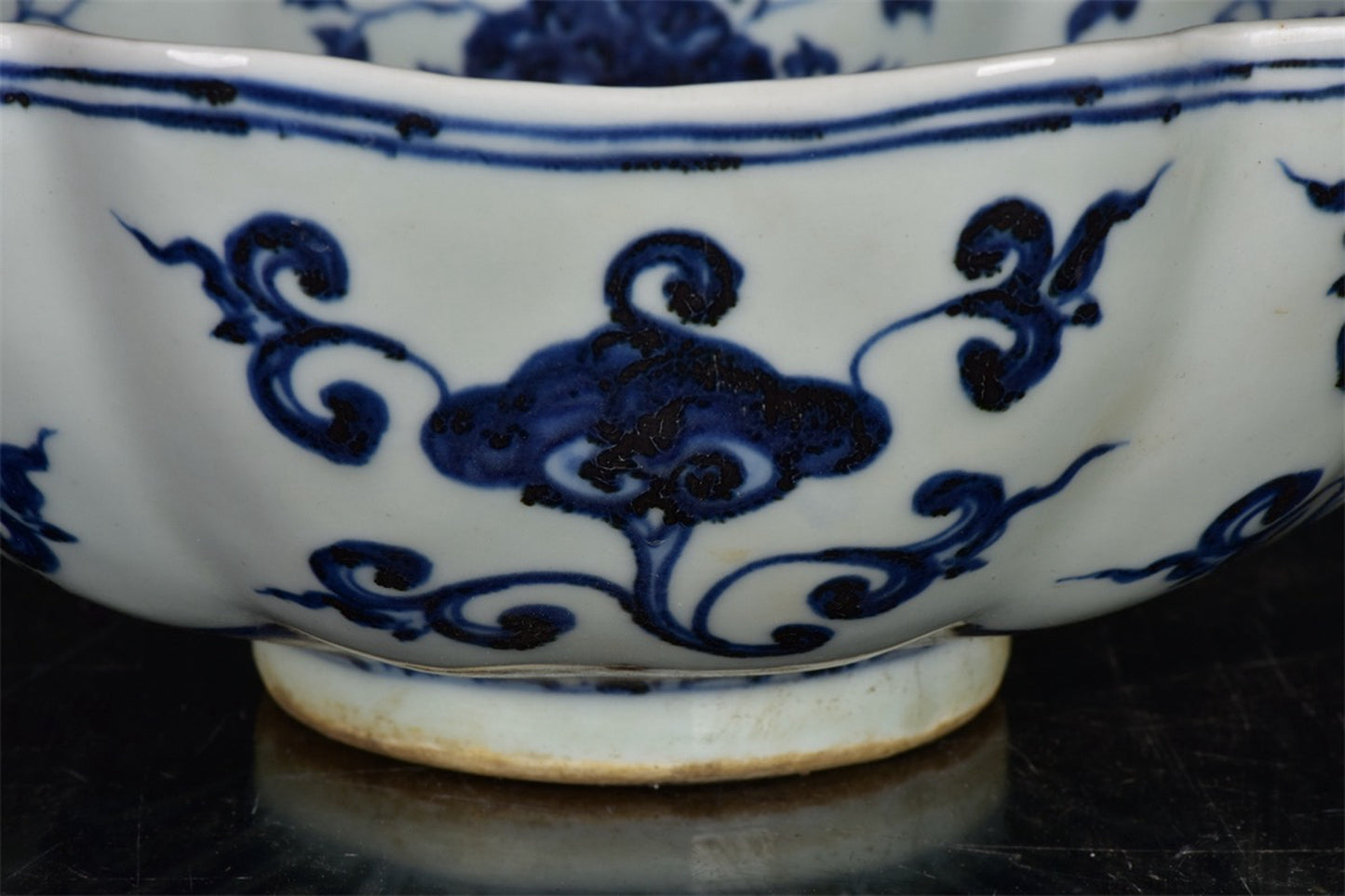 Chinese antique blue and white flower dragon patterned melon bowl