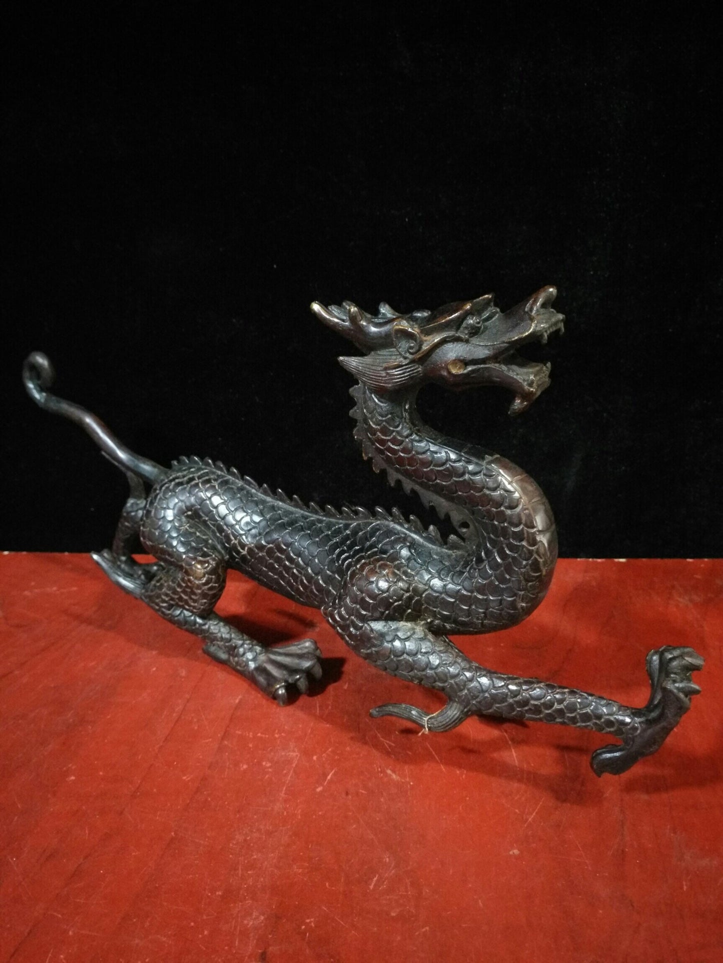 Chinese Antique "Prosperous Dragon in Business"