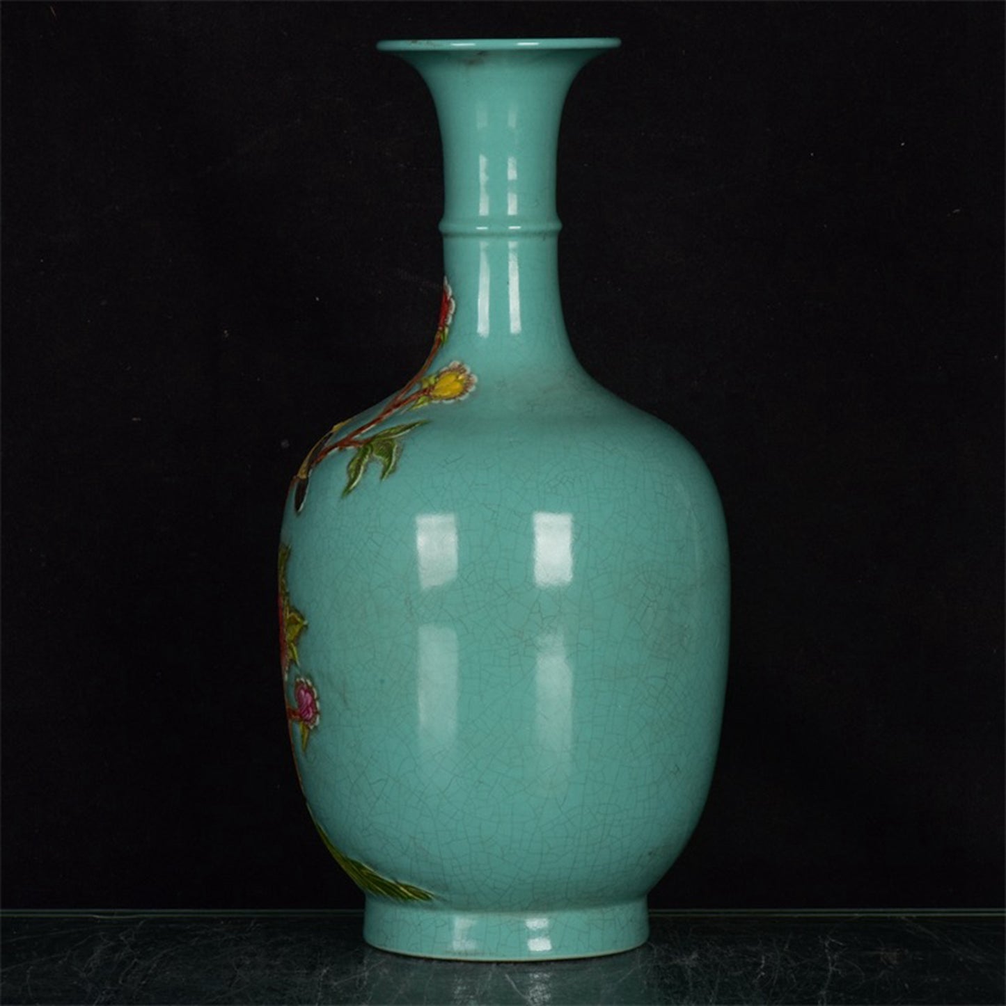 Chinese antique vase with flower and bird patterns