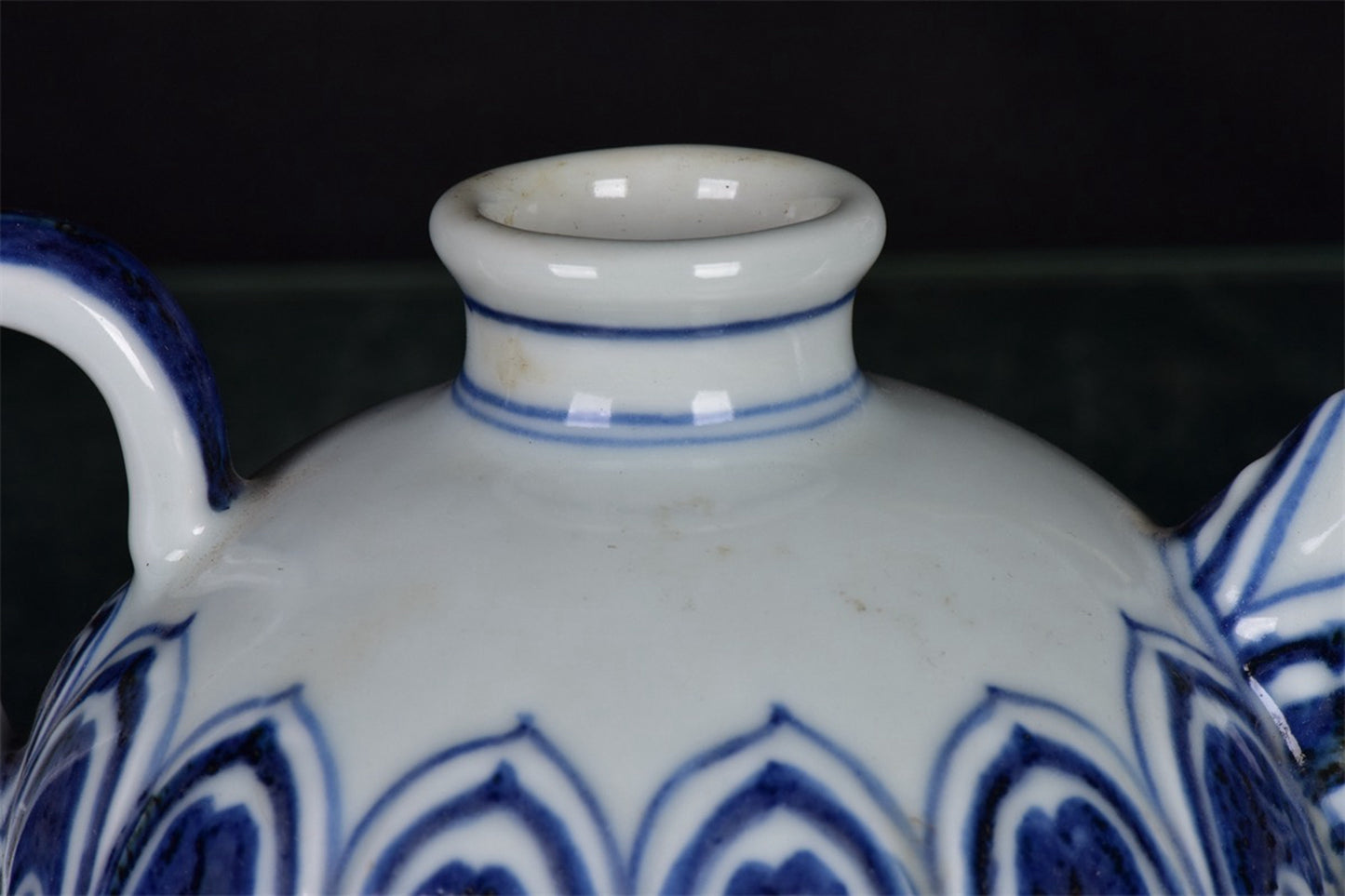 Chinese antique blue and white teapot