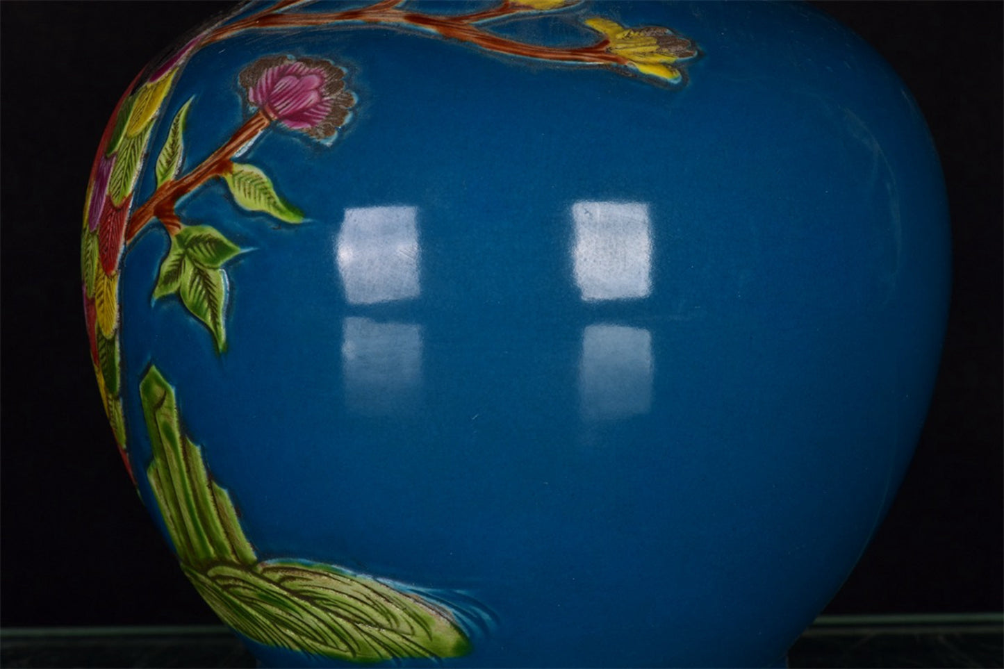 Chinese Antique Phoenix Opera Peony Pattern Bottle