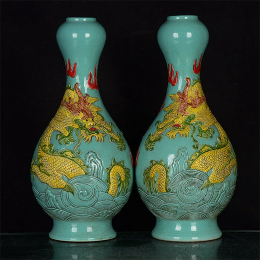 Chinese antique blue glazed relief dragon patterned garlic bottle