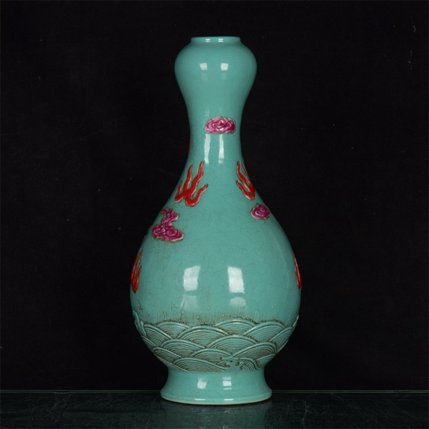 Chinese antique blue glazed relief dragon patterned garlic bottle