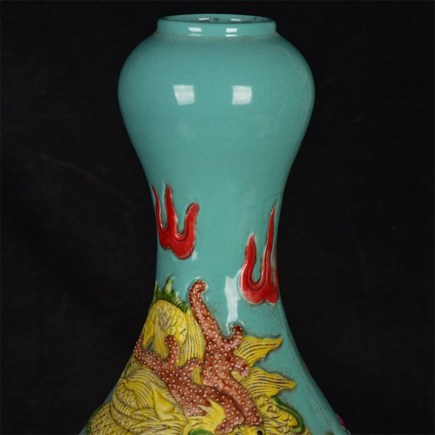 Chinese antique blue glazed relief dragon patterned garlic bottle