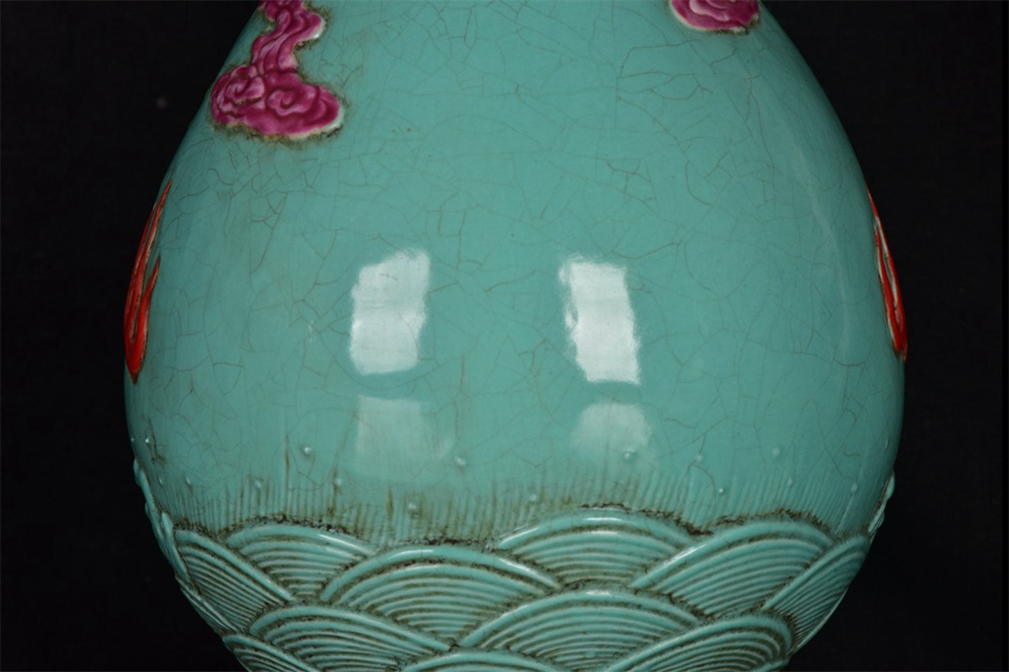 Chinese antique blue glazed relief dragon patterned garlic bottle