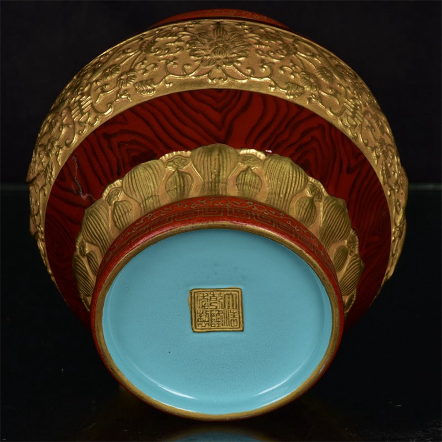 Chinese antique woodgrain relief gold-plated swallow jar