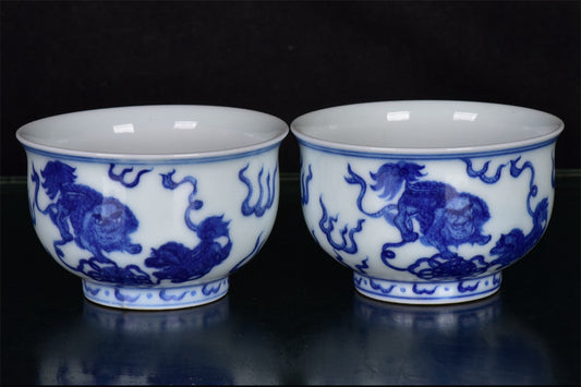 Chinese antique blue and white lion rolling embroidered ball pattern cup