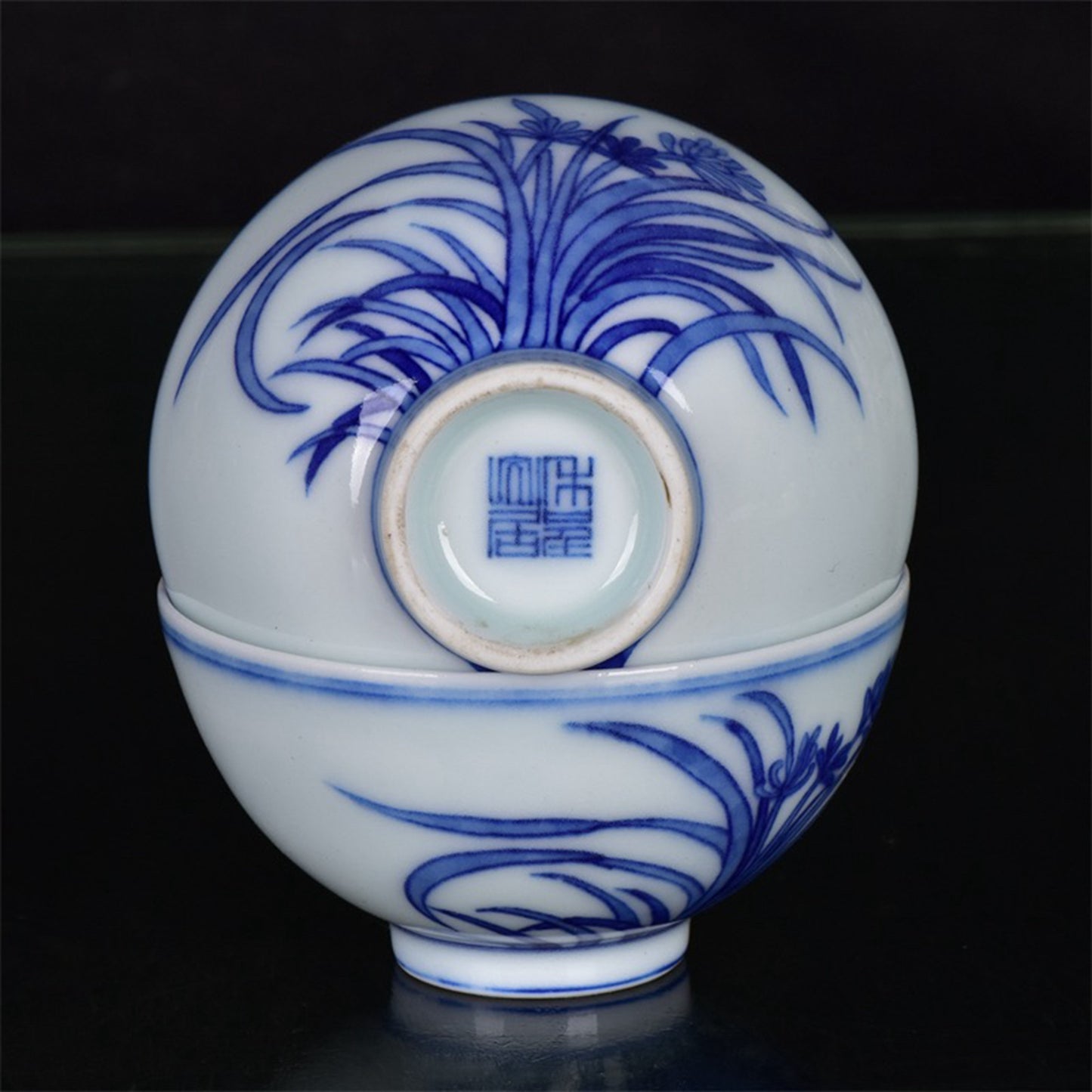 Chinese antique blue and white painted flower with gentleman pattern chicken heart cup