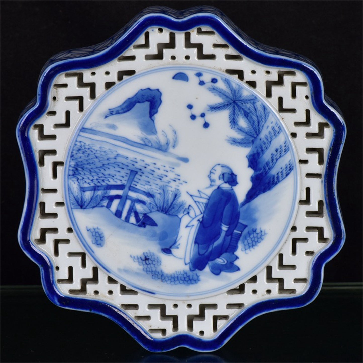 Chinese antique blue and white character story pattern hollowed out tea plate