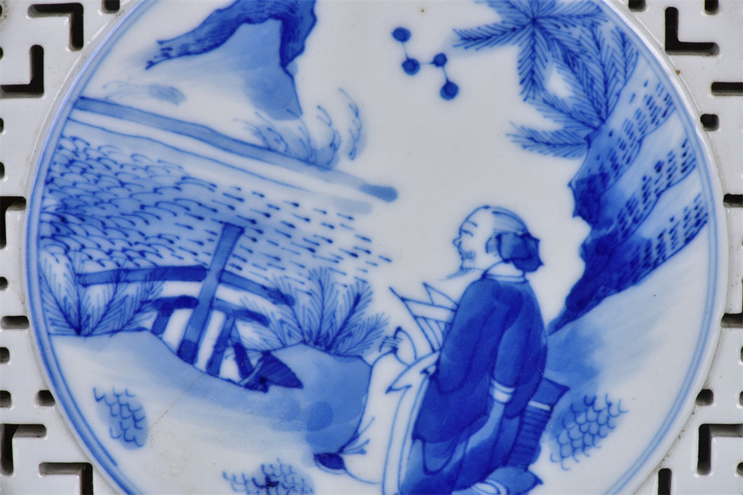 Chinese antique blue and white character story pattern hollowed out tea plate
