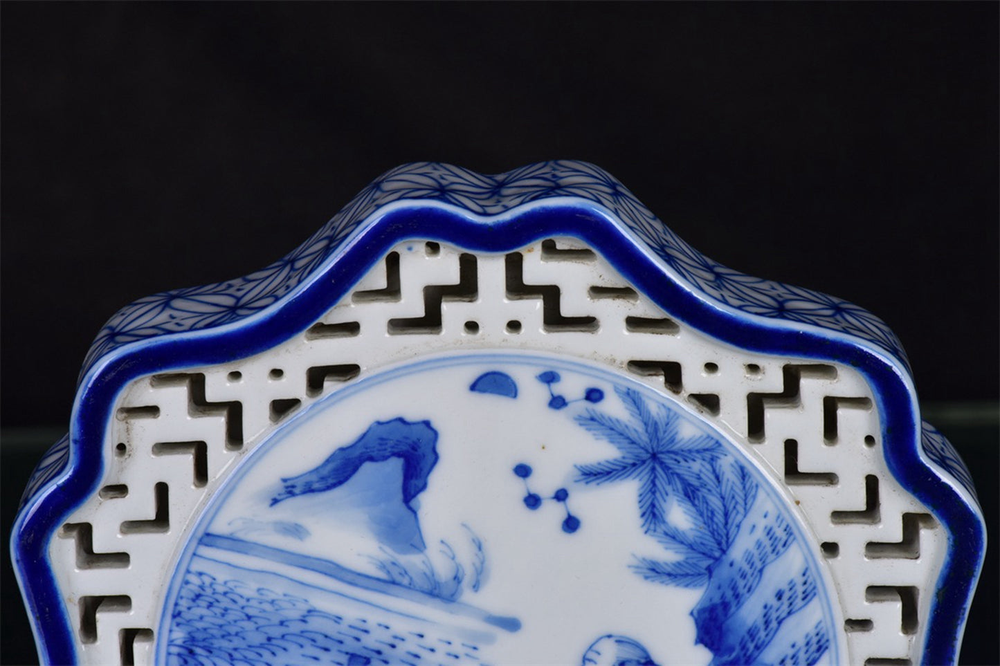 Chinese antique blue and white character story pattern hollowed out tea plate