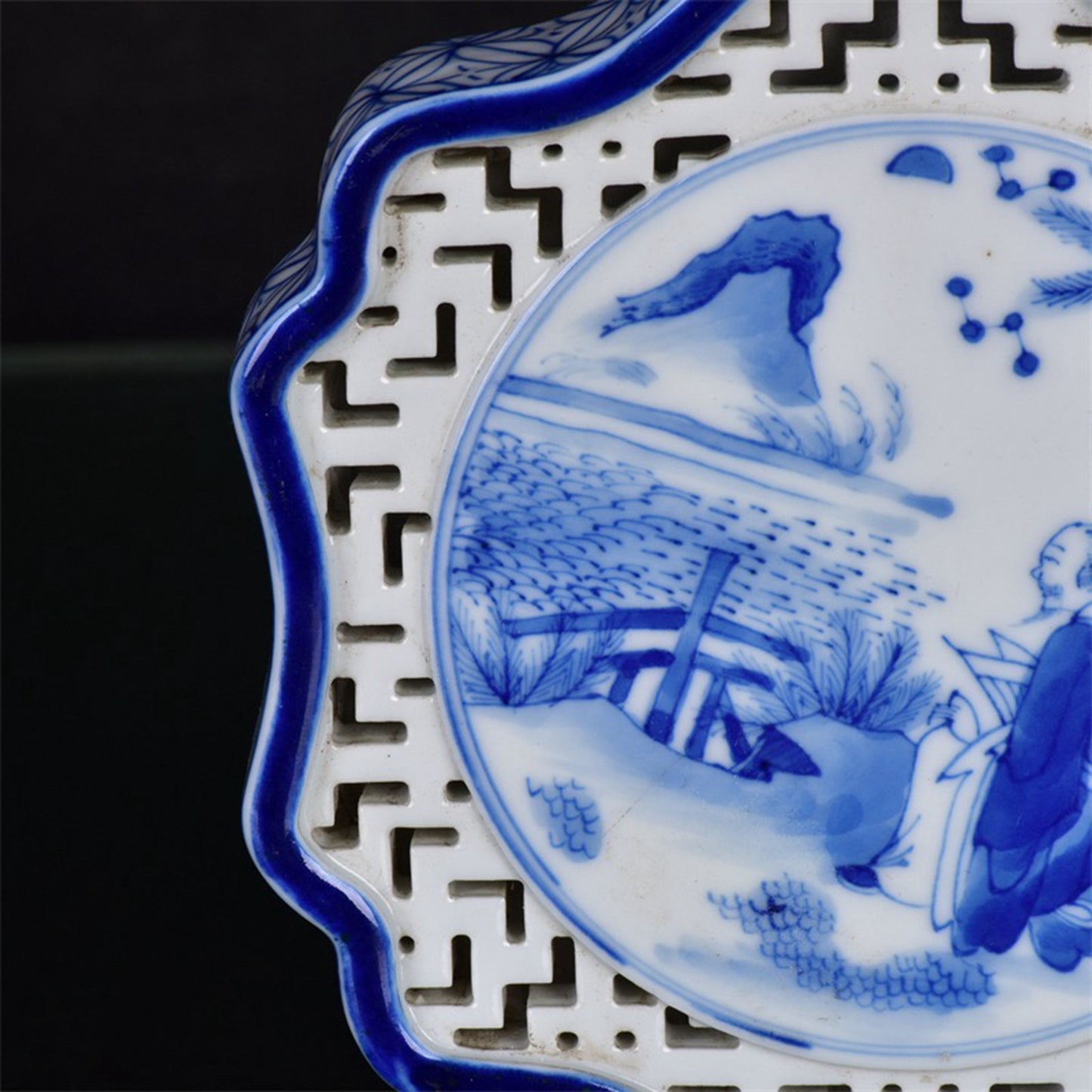 Chinese antique blue and white character story pattern hollowed out tea plate