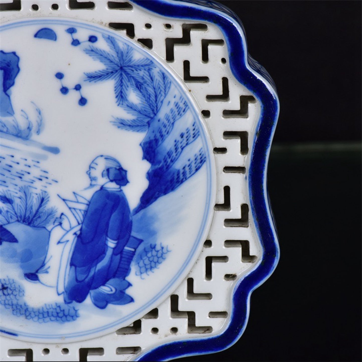 Chinese antique blue and white character story pattern hollowed out tea plate