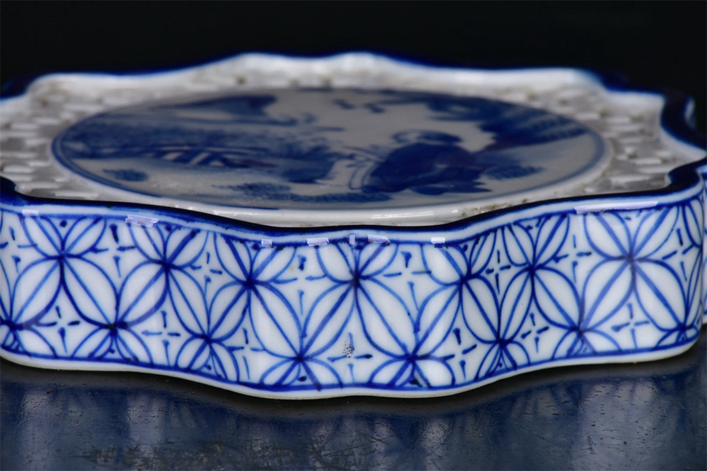 Chinese antique blue and white character story pattern hollowed out tea plate