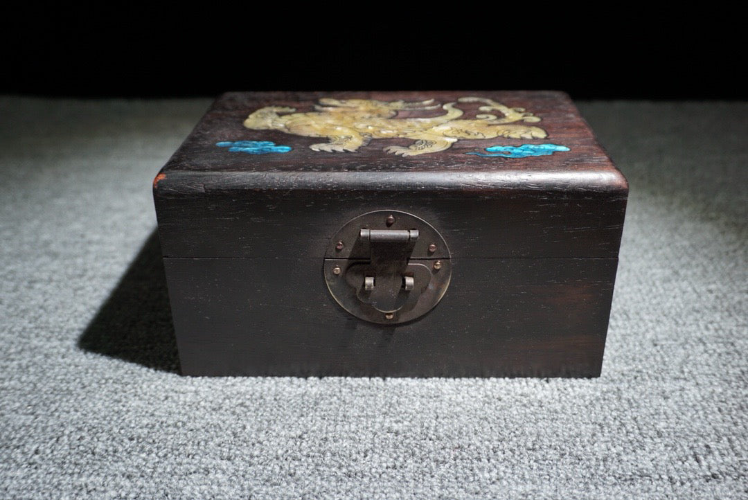 Chinese antique rosewood jewelry box